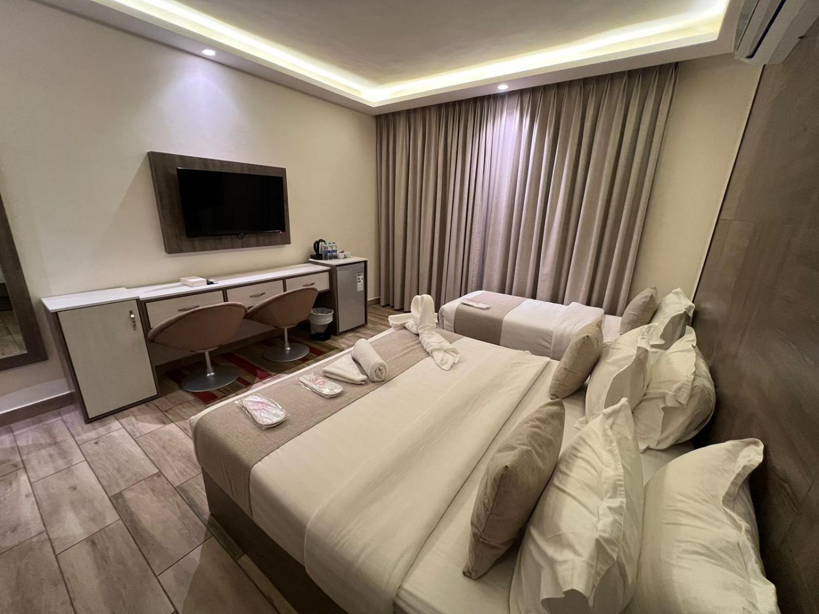 Sky Hotel Aqaba Ngoại thất bức ảnh